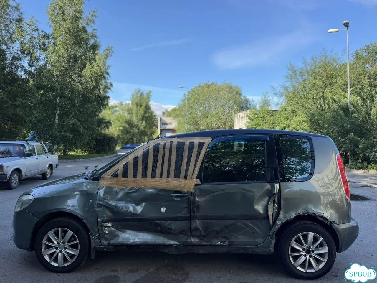 Skoda Roomster 1.6 MT, 2007, битый, 210 123 км фото 4