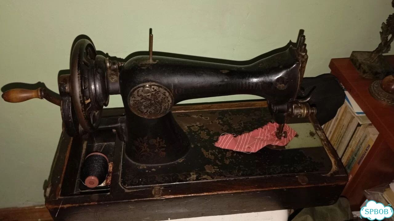Швейная машинка СССР фото 1