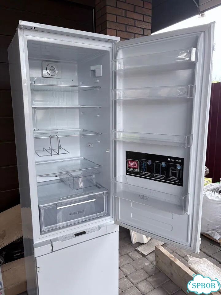 Холодильник Hotpoint-Ariston BCB 33 A F фото 1