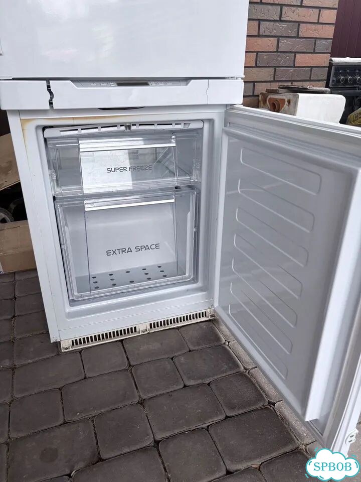 Холодильник Hotpoint-Ariston BCB 33 A F фото 4
