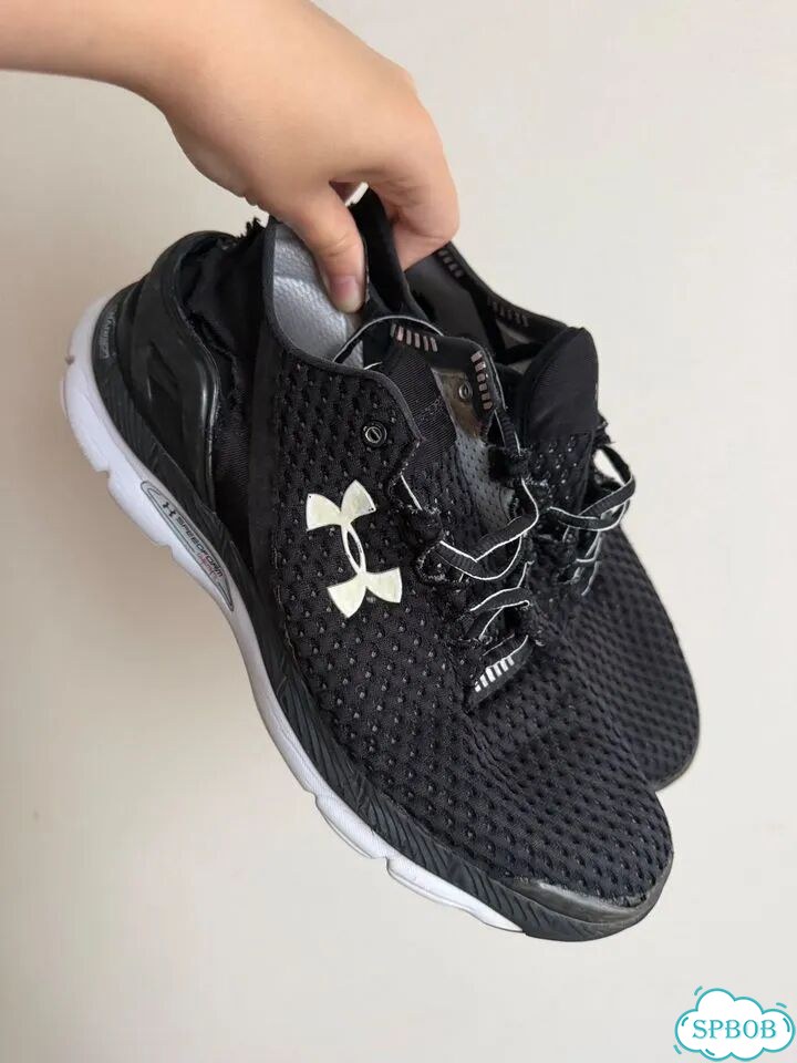 Кроссовки Under Armour 43 на дачу,работу. Оригинал фото 1