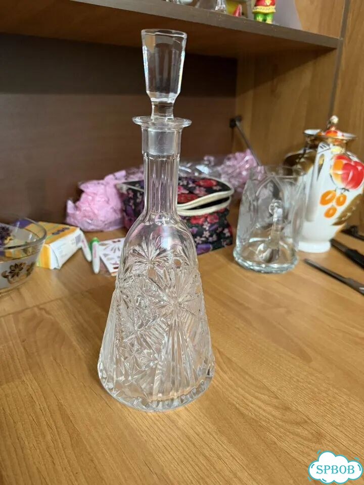 Изящный винтажный хрустальный графин (штоф) фото 1