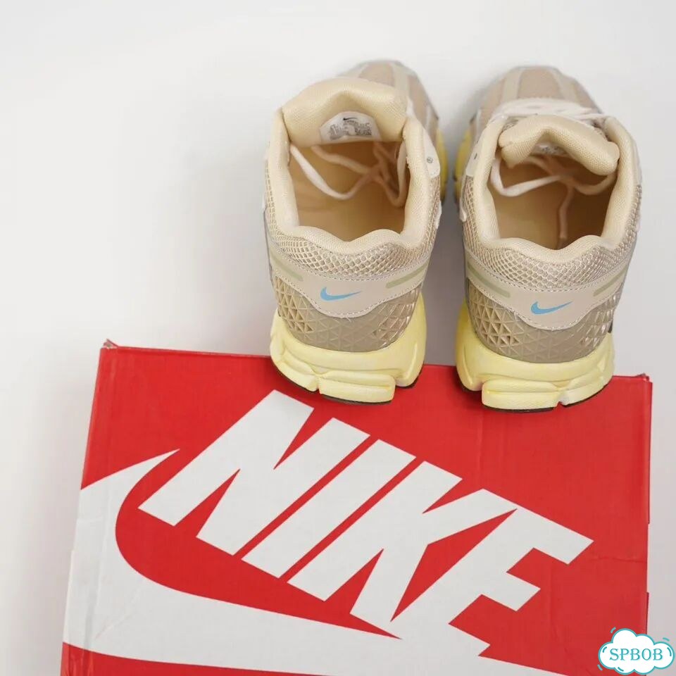 Nike Zoom Vomero 5 Beige White фото 5