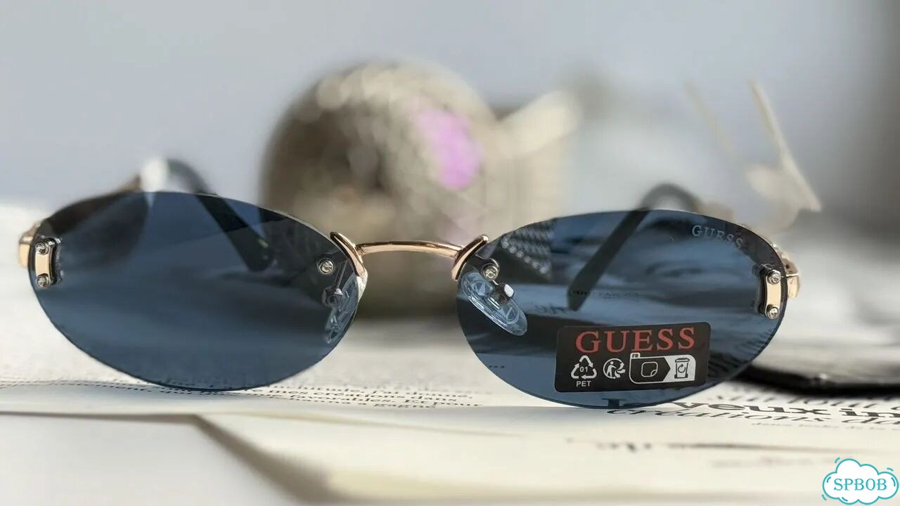 Guess оригинал новые солнцезащитные очки/ США фото 3