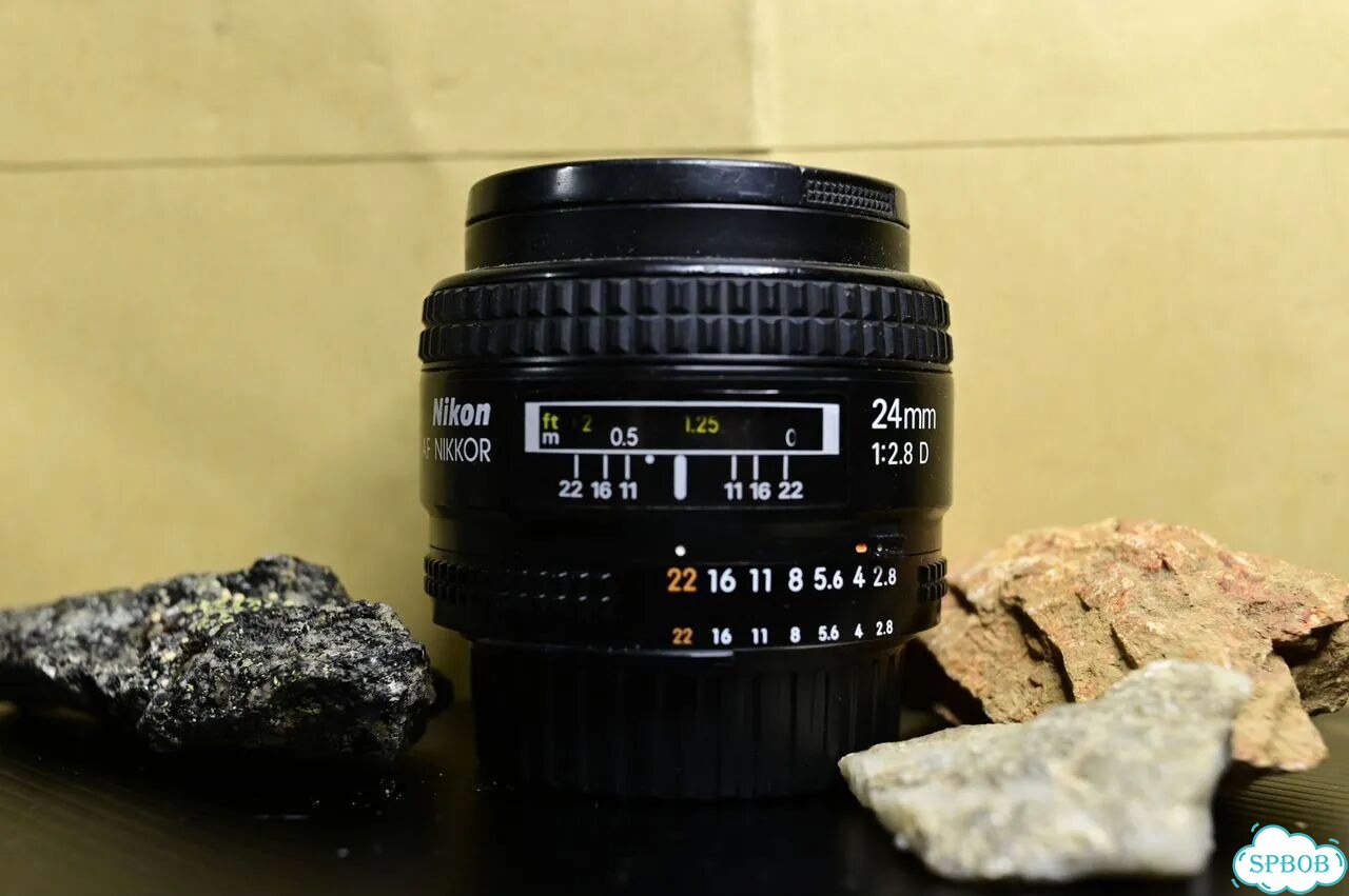 Nikon 24mm f/2.8D AF фото 1