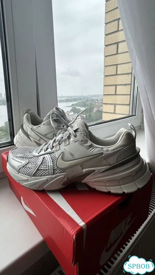 Кроссовки женские nike v2k run фото 1