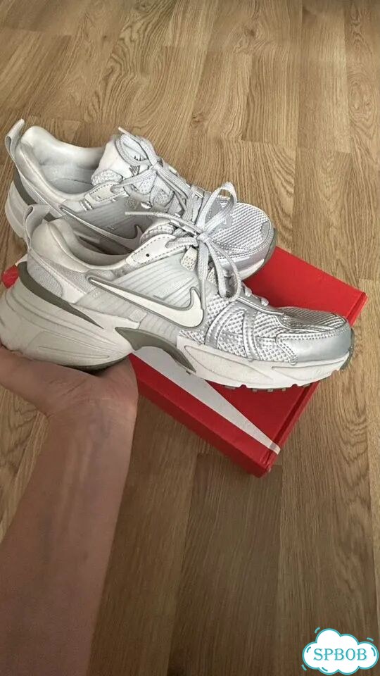 Кроссовки женские nike v2k run фото 3