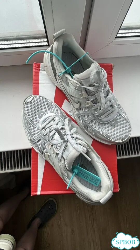 Кроссовки женские nike v2k run фото 4
