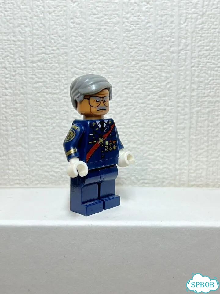 Минифигурка Lego DC sh0326 Комиссар Гордон фото 4