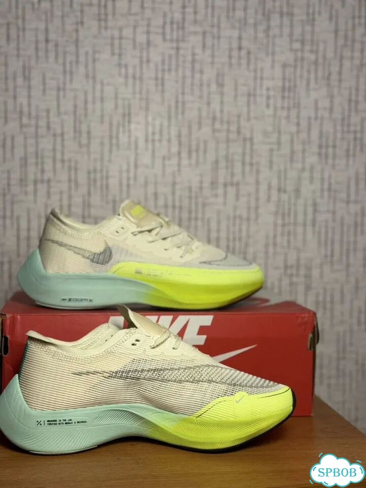 Беговые кроссовки nike фото 2