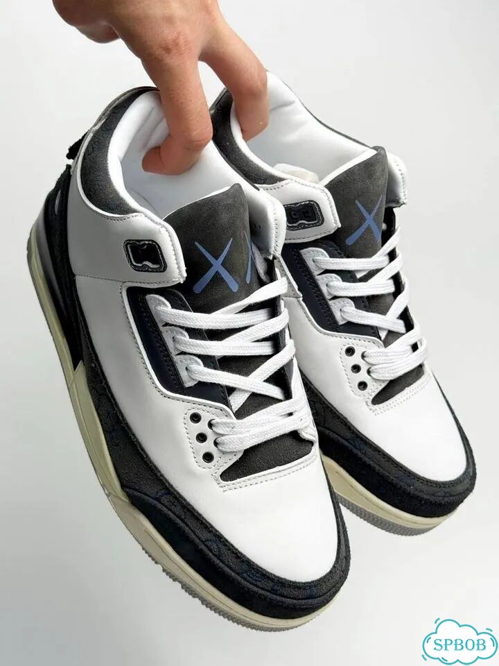 Nike Air Jordan 3 Retro Kaws Black White фото 6