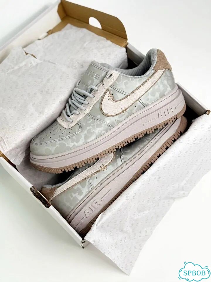 Nike Air Force 1 Lux Grey фото 2