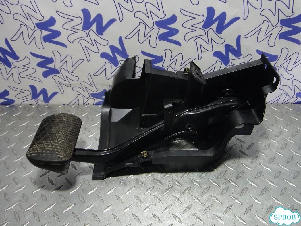 Педаль тормоза Mercedes W203 фото 1