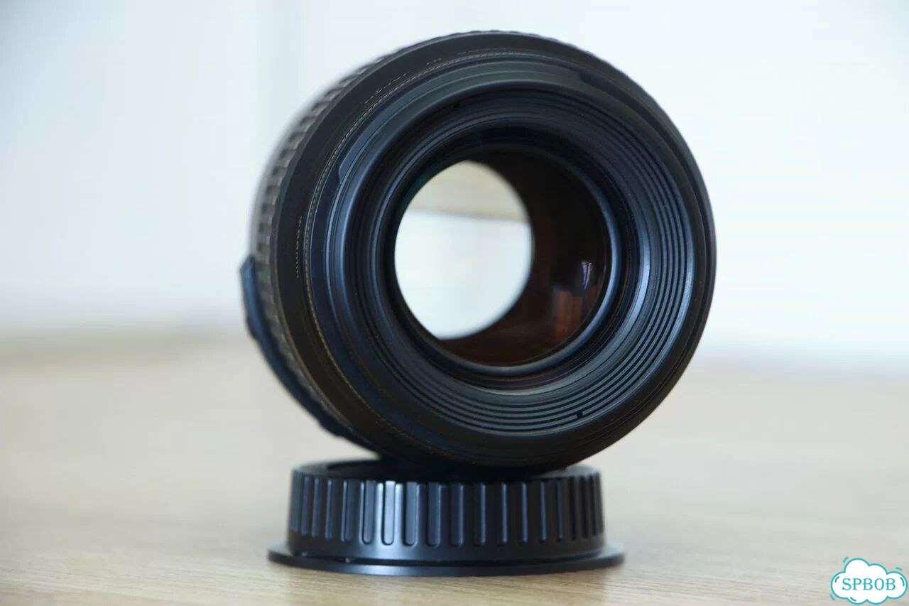 Canon EF 100mm f/2.8 Macro USM отличный фото 2