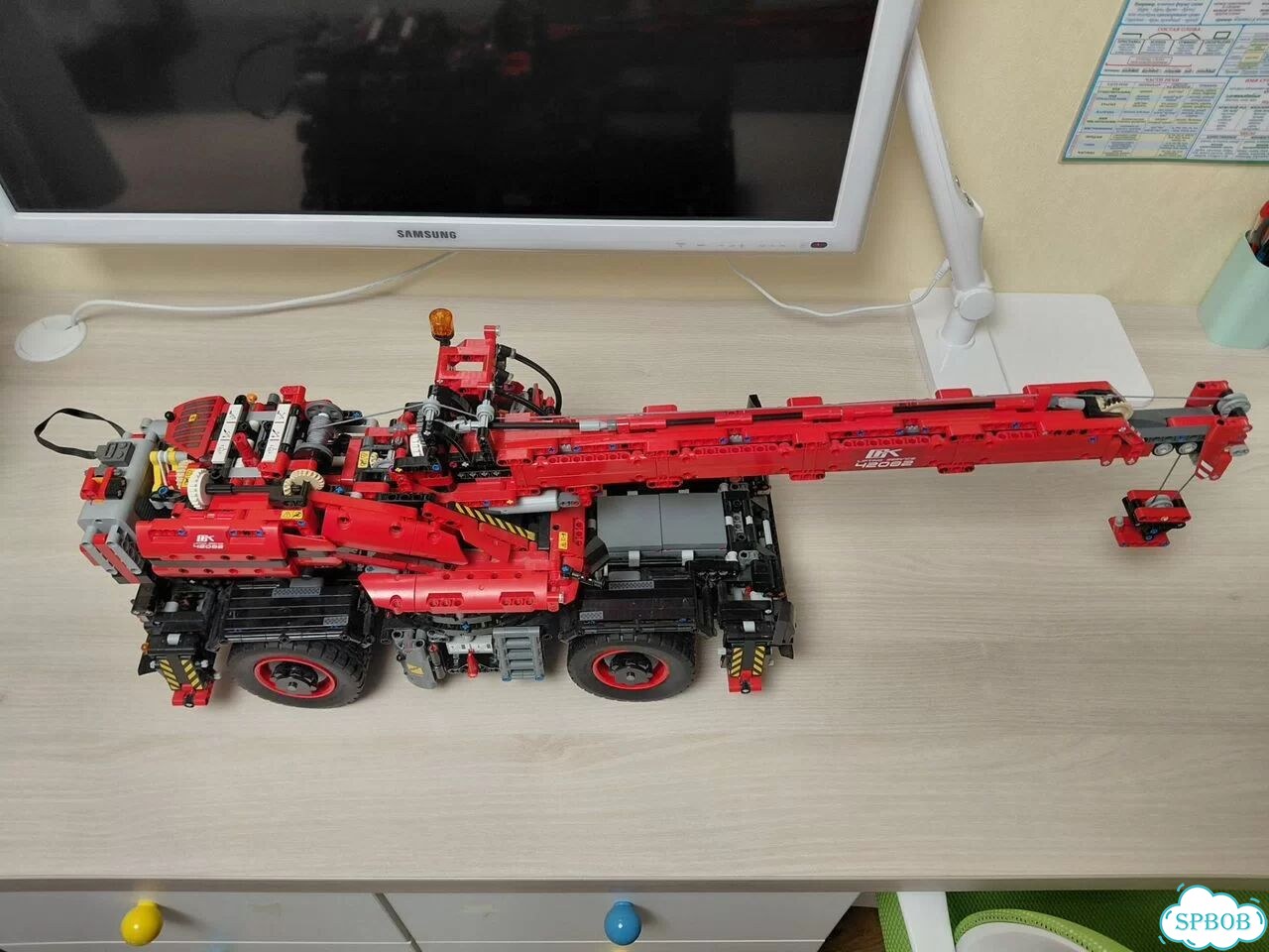 Lego technic кран 42082 в собранном состоянии фото 2