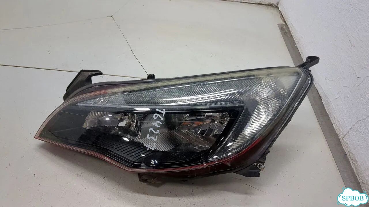 Фара (передняя) левая Opel Astra J фото 1