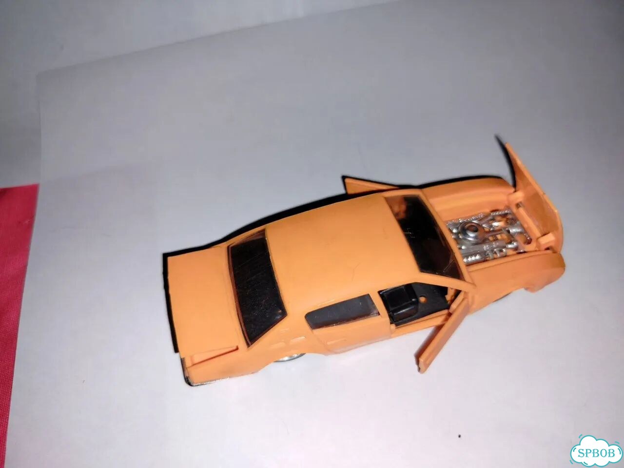 Модель автомобиля исо-ривольта 1:43 фото 3