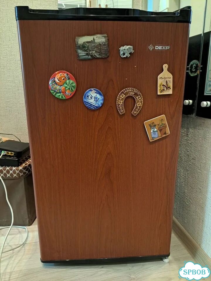 Маленький-удаленький холодильник dexp S201AMG фото 6