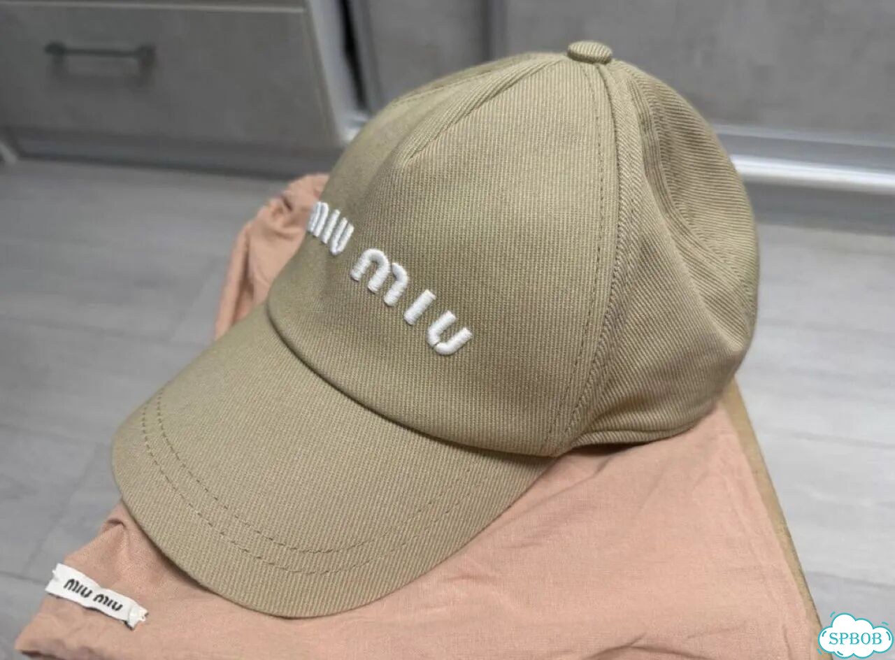 Кепка miu miu оригинал фото 1