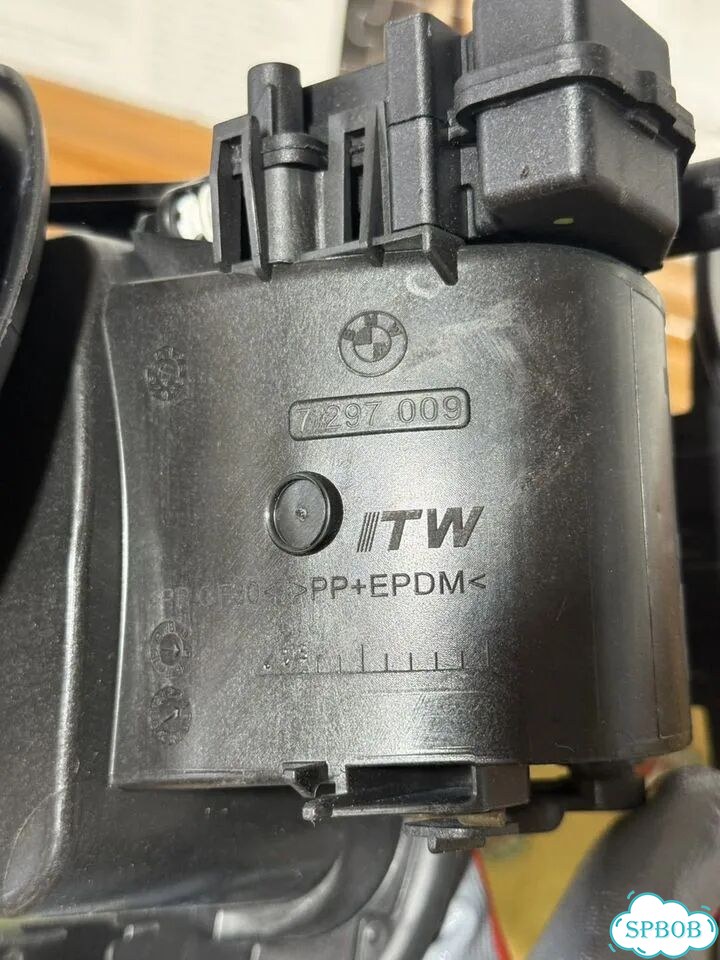 Лючок бензобака F16 X6 BMW краска 416 фото 6