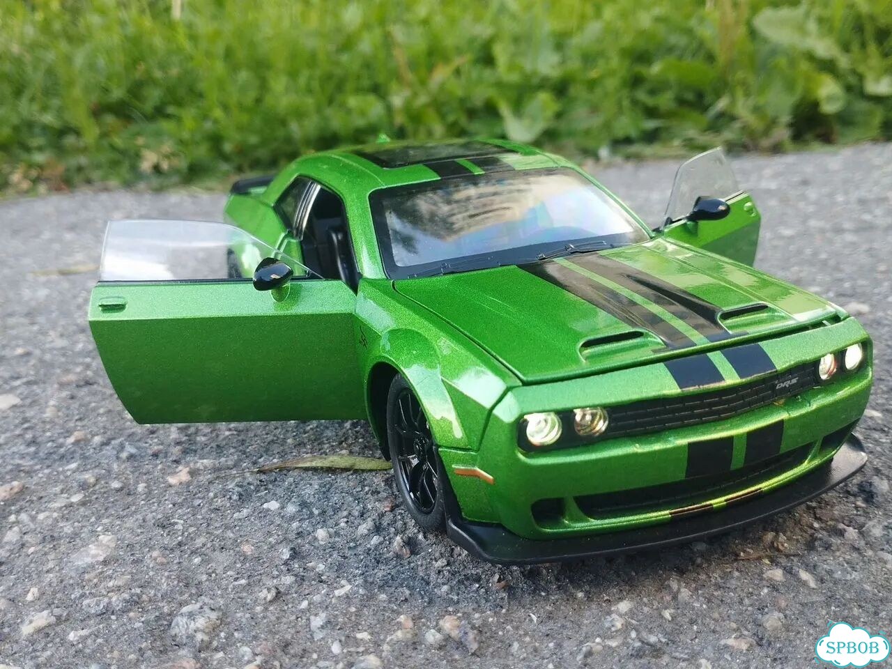 Dodge Challenger SRT зелёный масштаб 1:24 модель фото 11