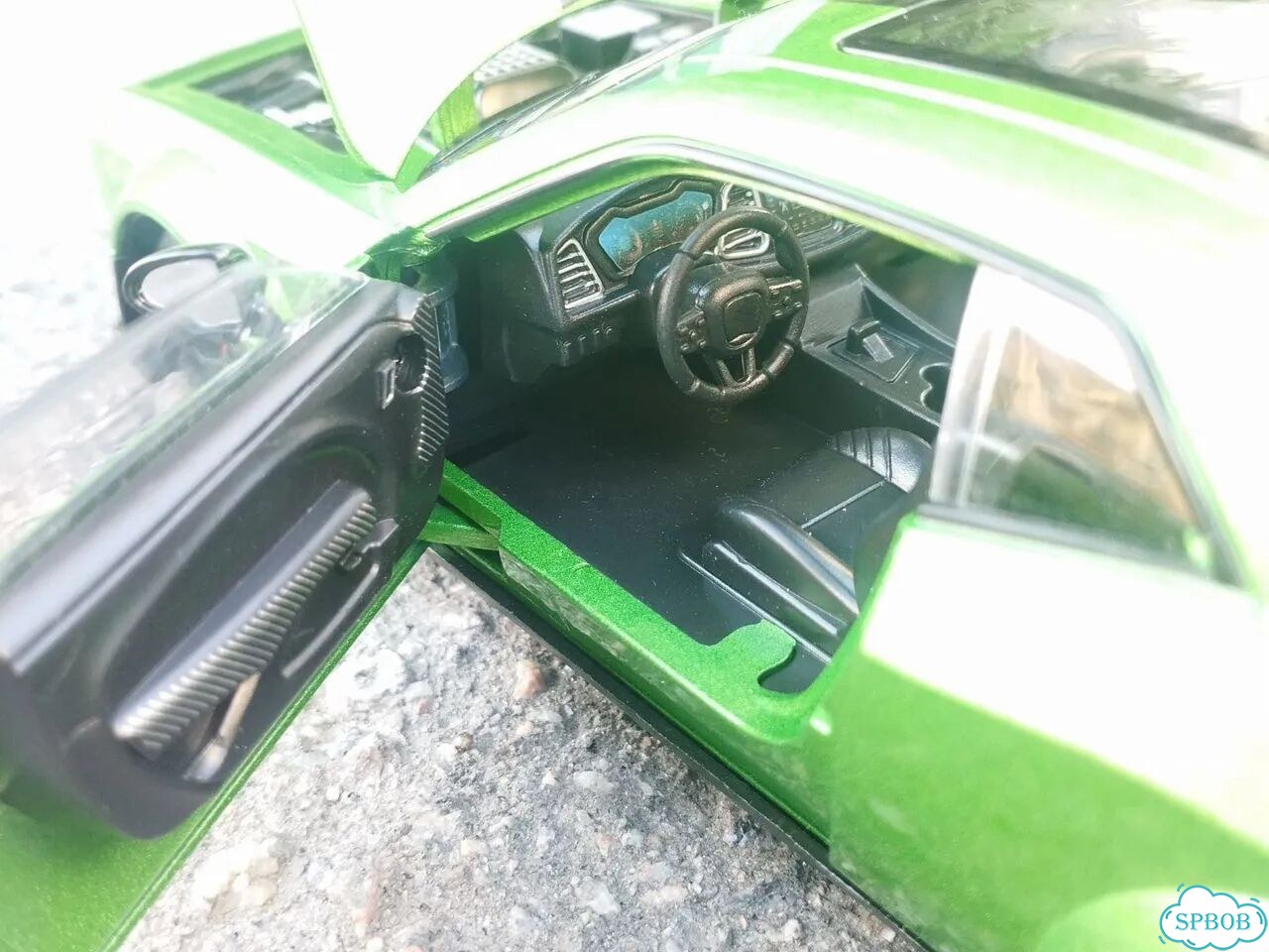 Dodge Challenger SRT зелёный масштаб 1:24 модель фото 8