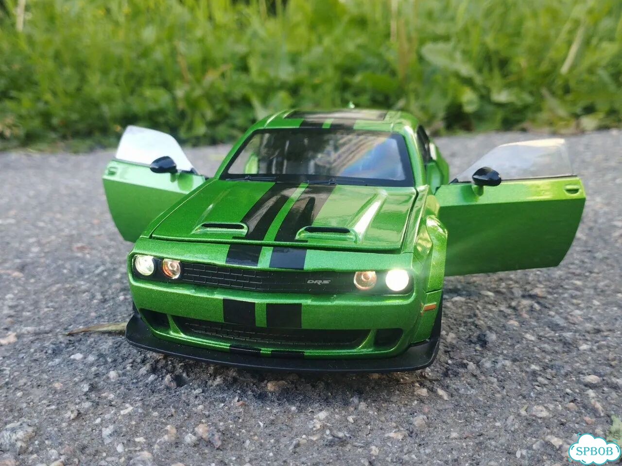 Dodge Challenger SRT зелёный масштаб 1:24 модель фото 9