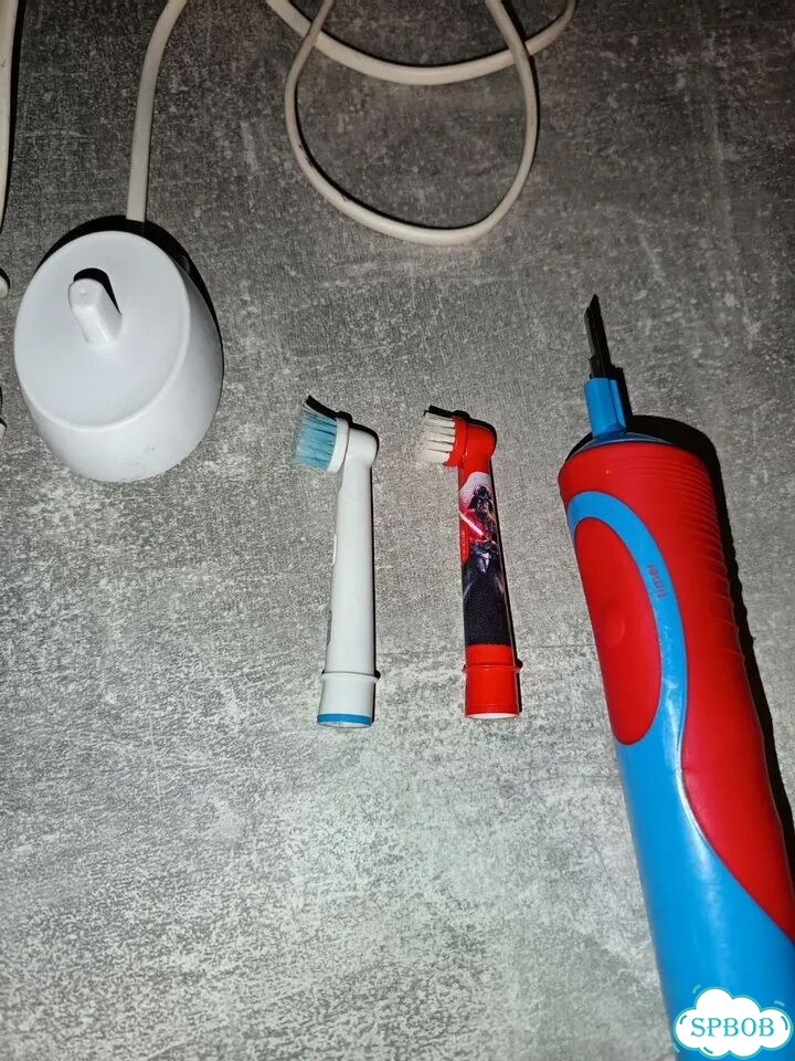 Электрическая Зубная щетка Braun Oral-B фото 2