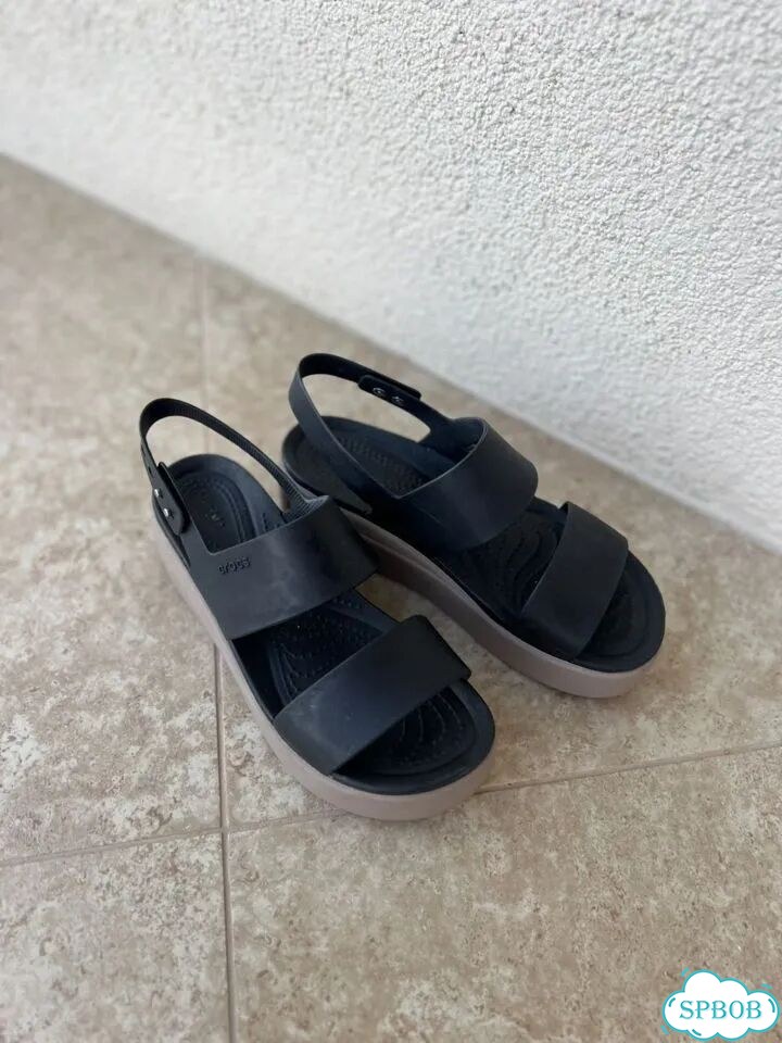 Босоножки Crocs Brooklyn Low Wedge фото 1