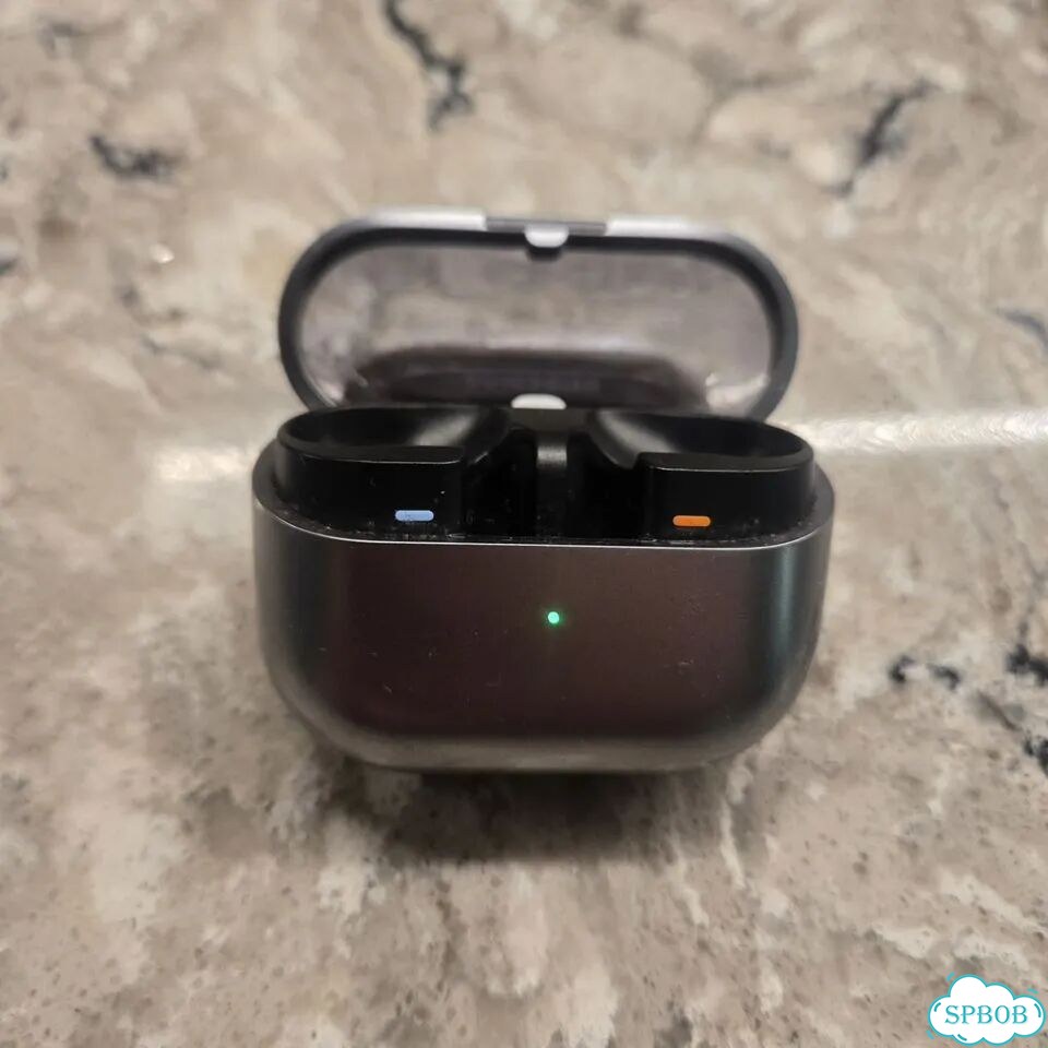 Кейс от наушников samsung buds 3 pro фото 1