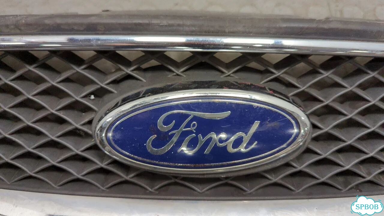 Решетка радиатора Ford Focus 2 фото 3