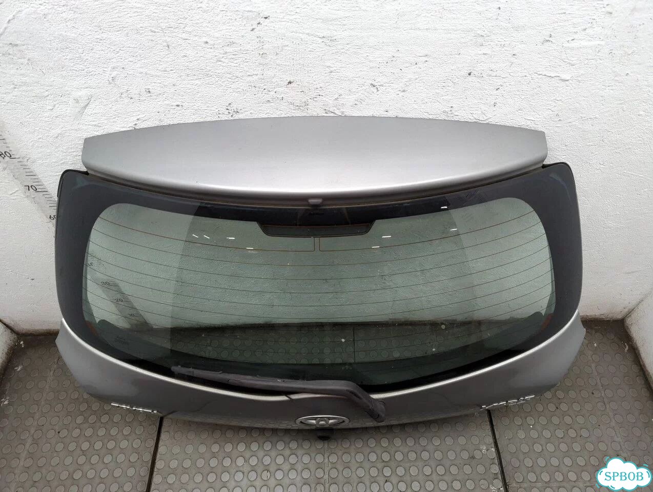 Крышка багажника Toyota Yaris фото 5