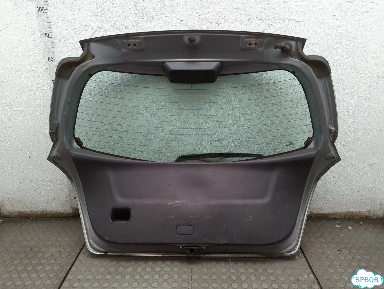 Крышка багажника Toyota Yaris фото 6