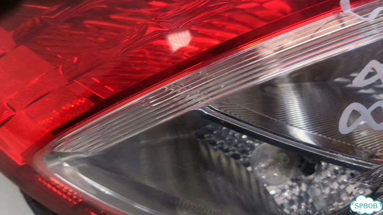 Фонарь (задний) правый Suzuki Swift фото 2