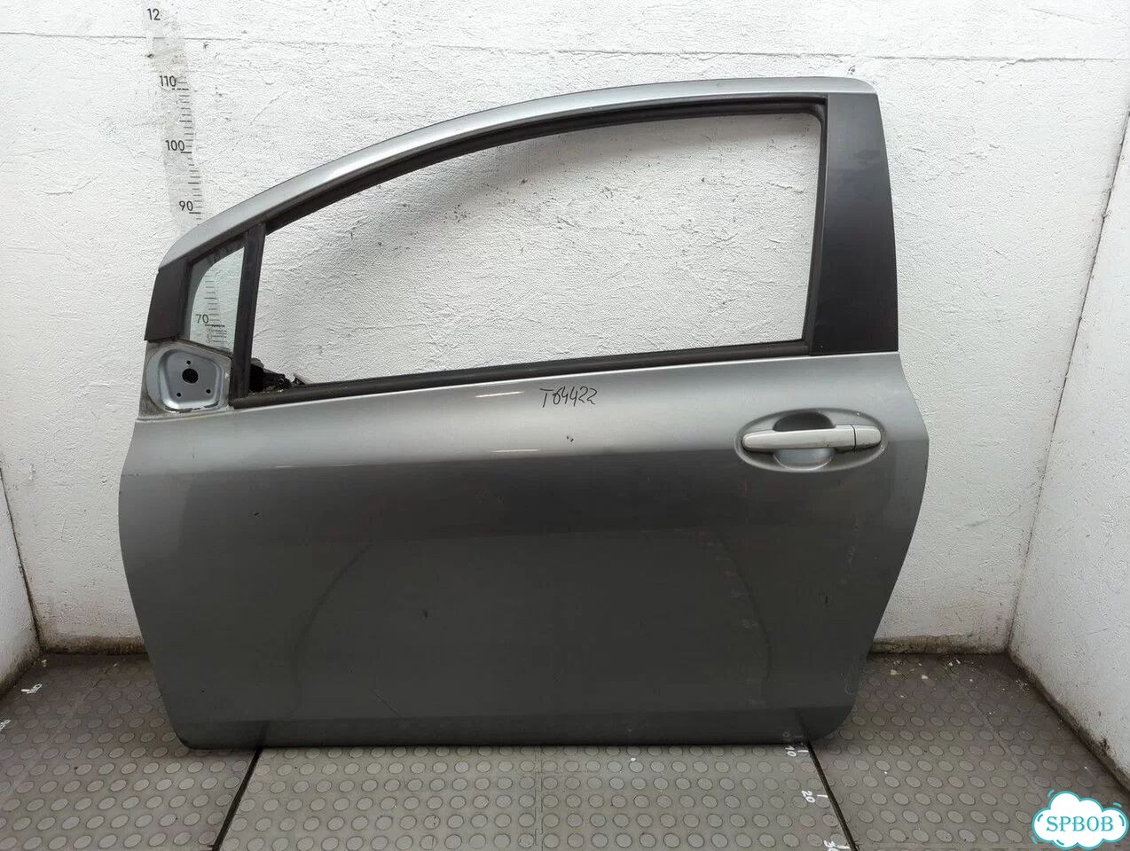 Дверь боковая левая передняя Toyota Yaris фото 1
