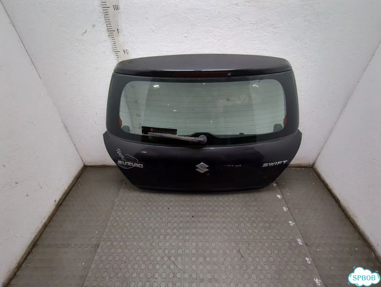 Крышка багажника Suzuki Swift фото 1