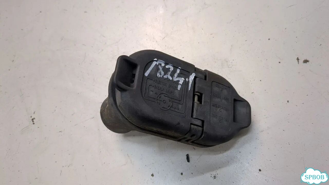 Розетка прицепного Toyota Tundra фото 1
