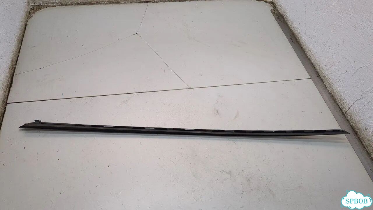 Молдинг стекла левое Hyundai Staria US4 фото 2
