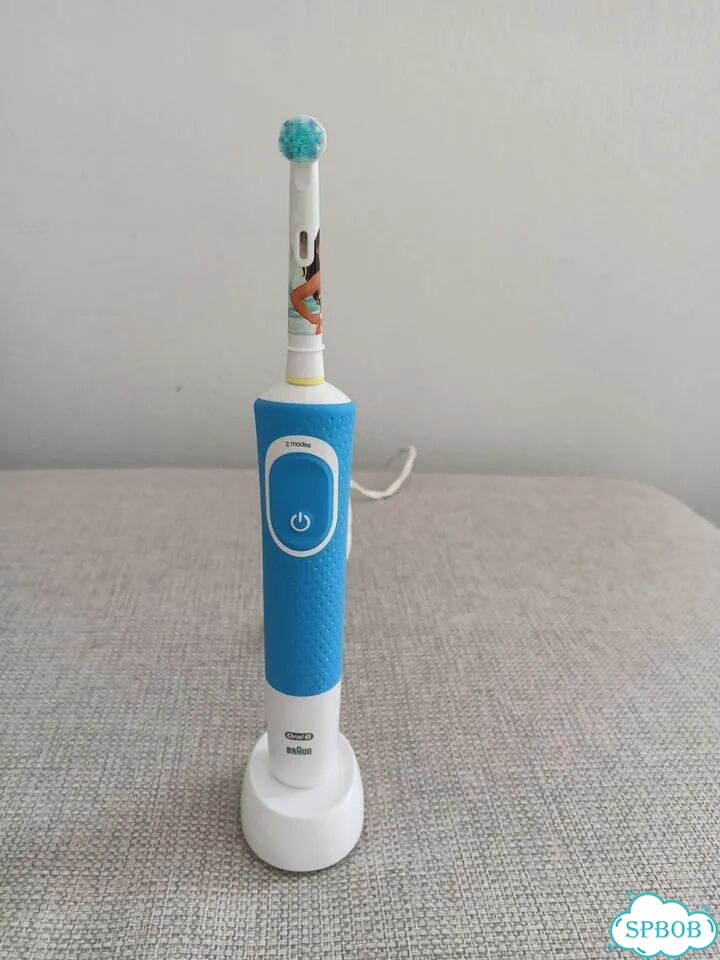 Зубная щетка oral b детская фото 1