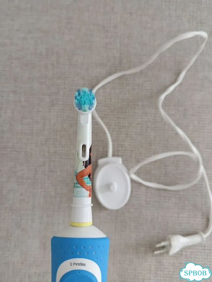 Зубная щетка oral b детская фото 3