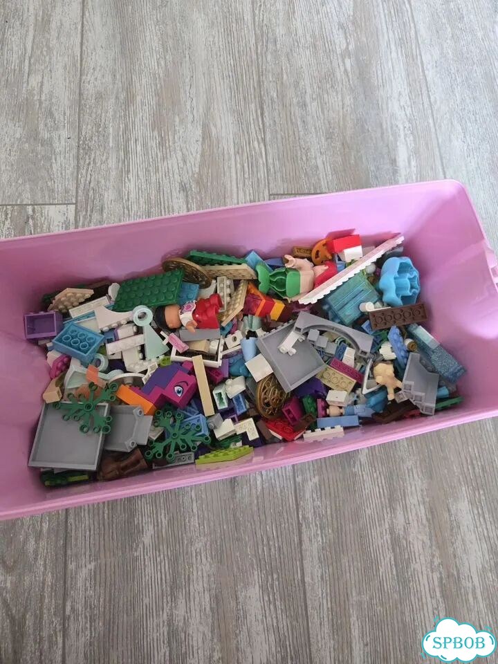 Lego россыпью в фирменном контейнере фото 2