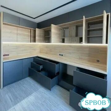 Угловая кухня под ключ с двухъярусными шкафами фото 9