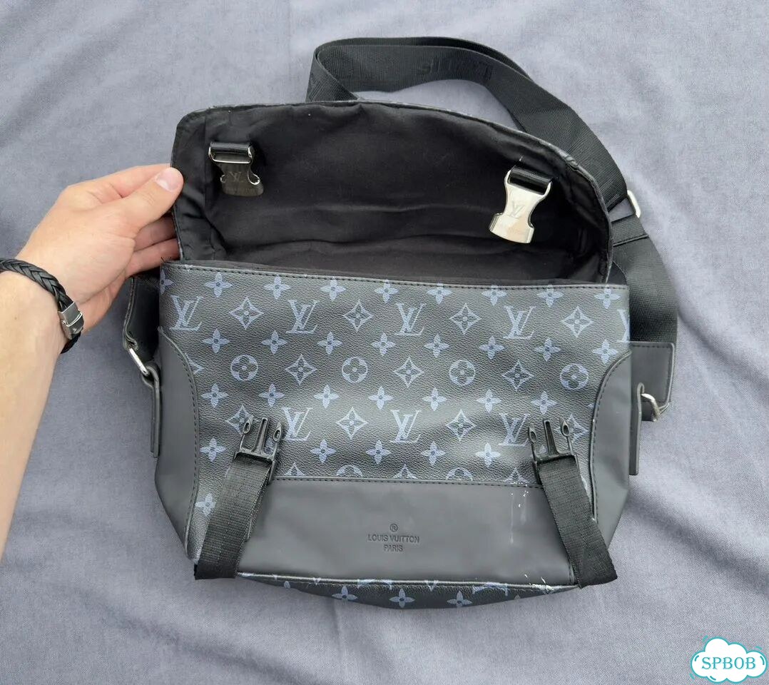 Мужская сумка-мессенджер Louis Vuitton Voyager фото 5