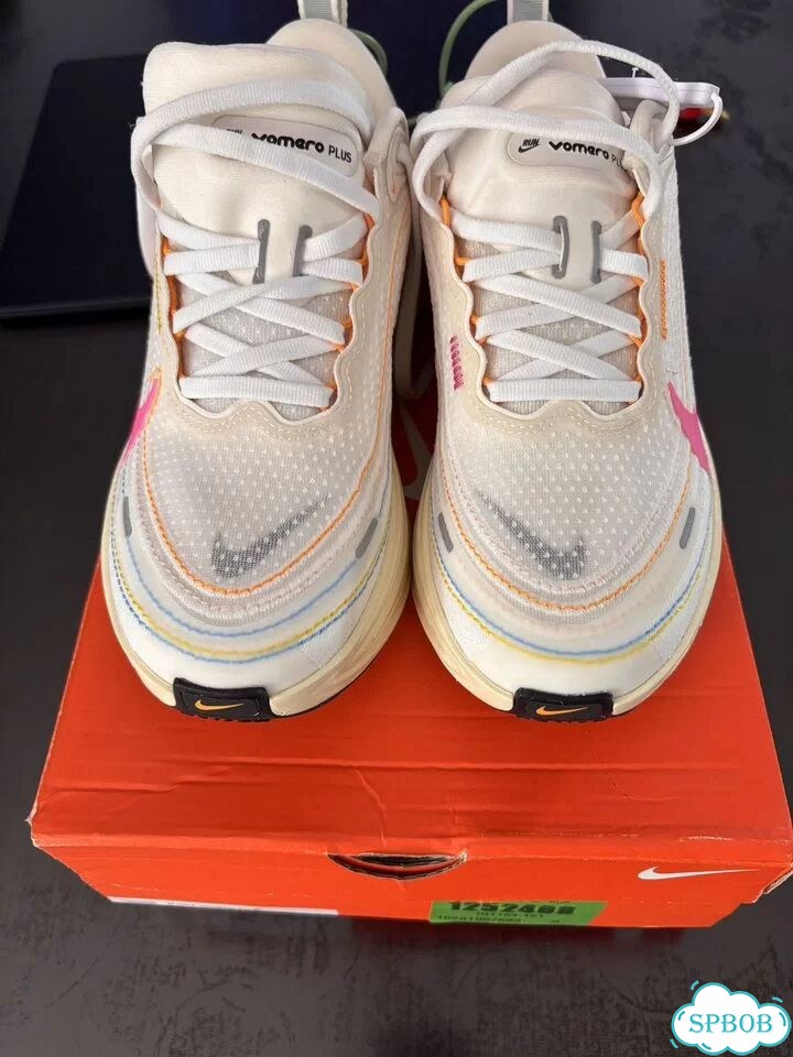 Женские кроссовки Nike Vomero Plus Comfortable фото 3