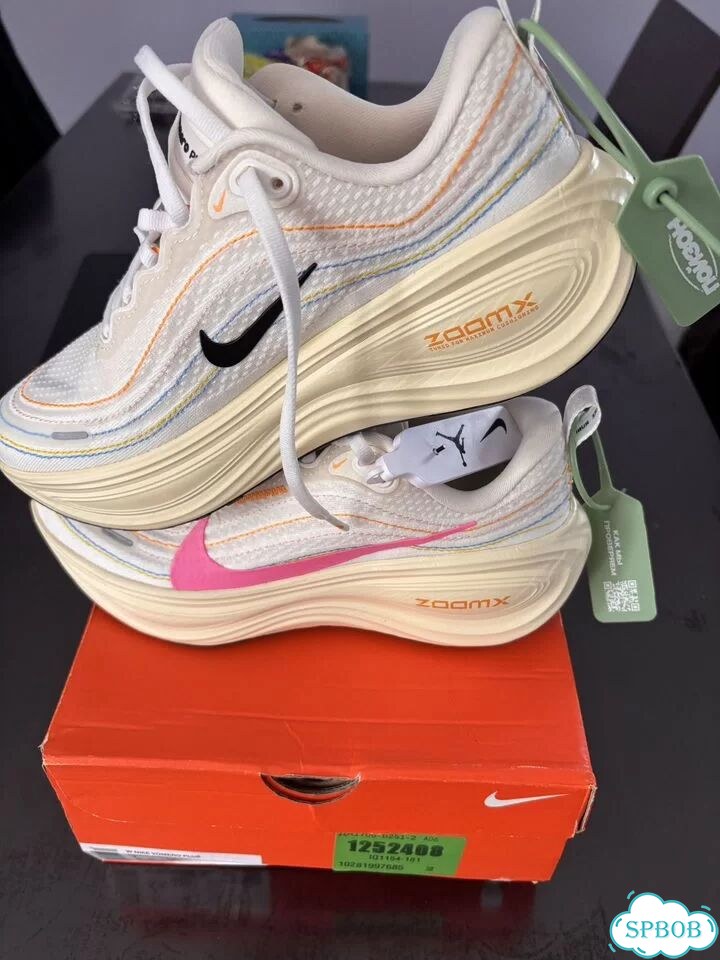 Женские кроссовки Nike Vomero Plus Comfortable фото 4