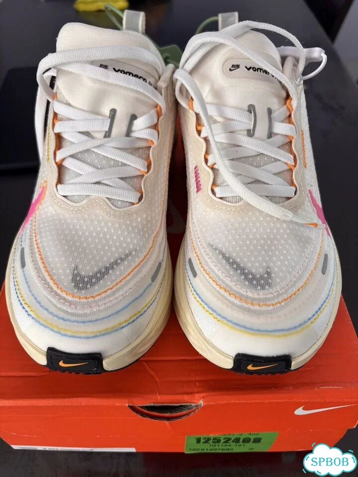 Женские кроссовки Nike Vomero Plus Comfortable фото 5