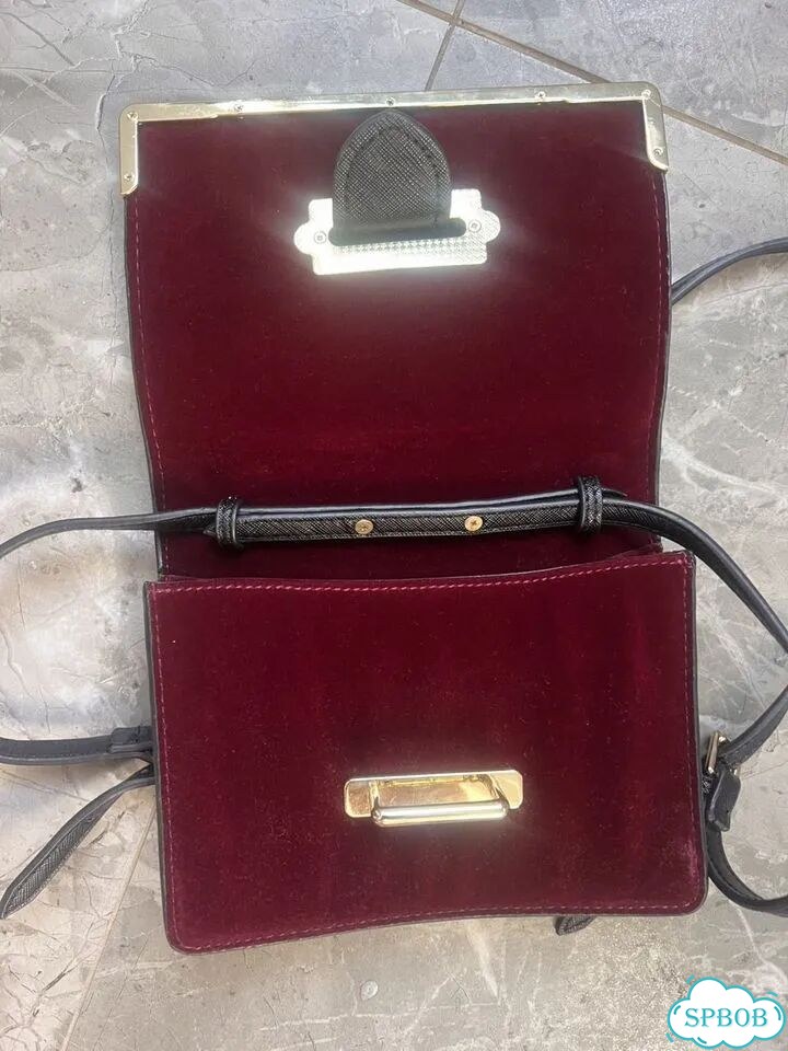 Сумка Prada бордовая бархатная фото 2