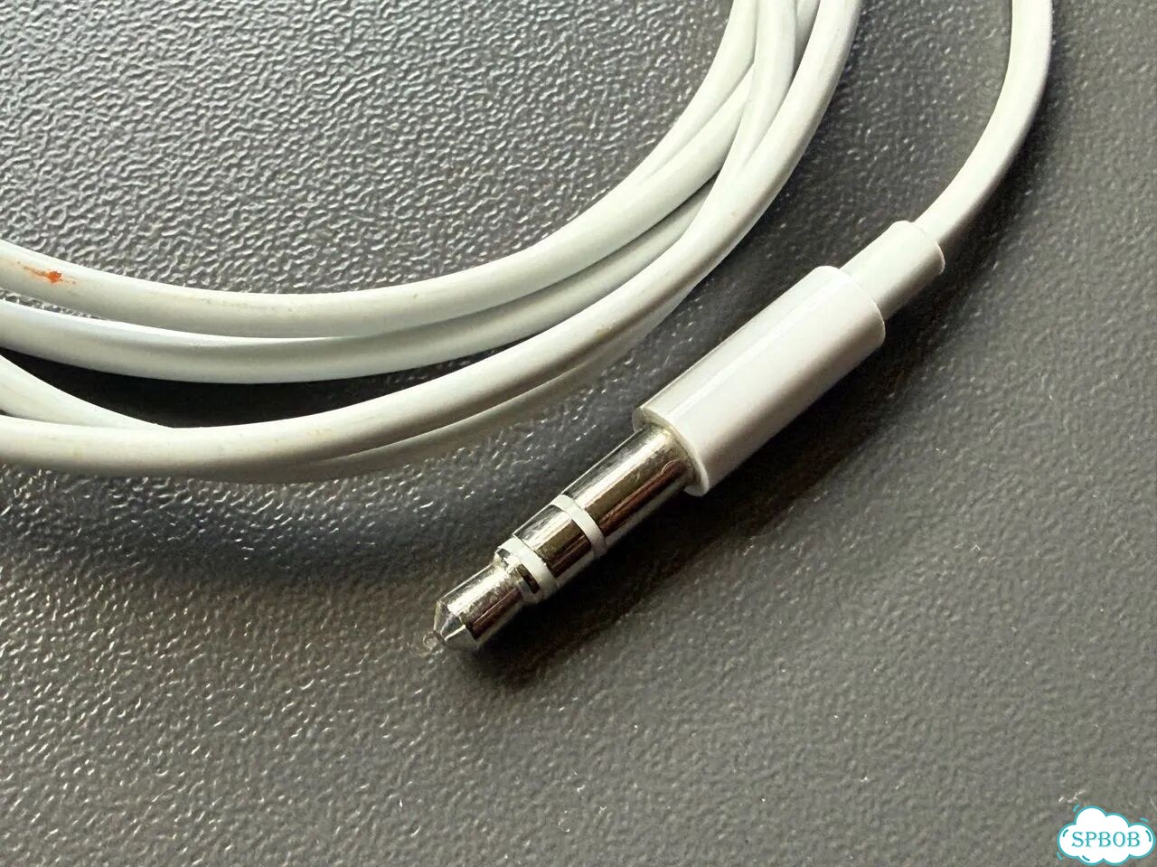 Аудио кабель Apple Lightning to 3.5mm 1,2м White фото 2