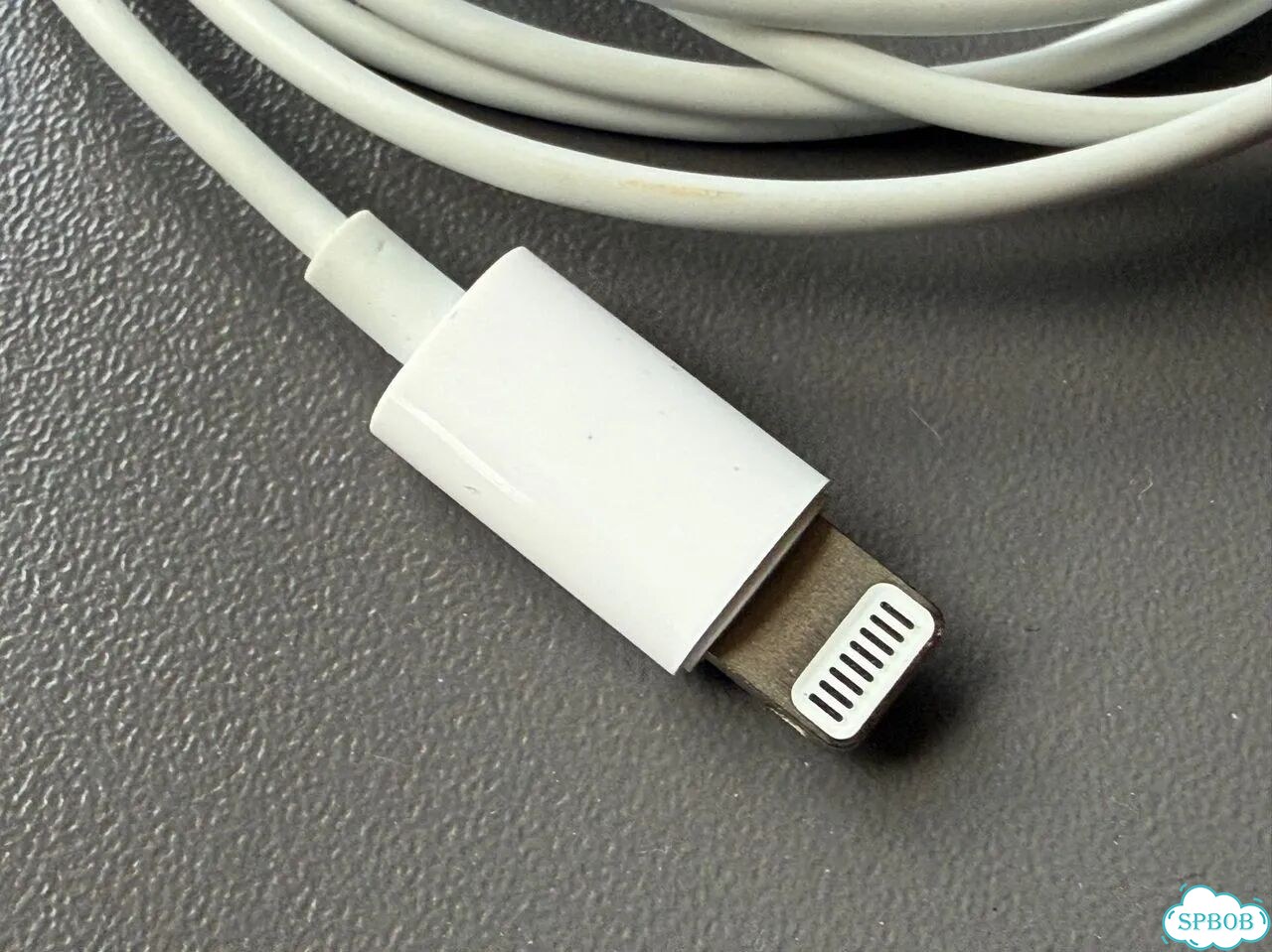 Аудио кабель Apple Lightning to 3.5mm 1,2м White фото 3
