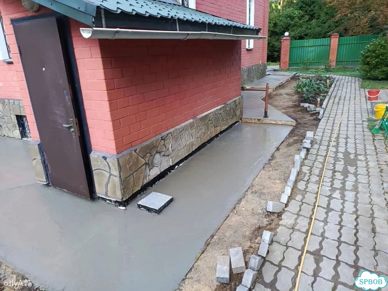 Бетонирование площадки. Отмостка вокруг дома фото 8